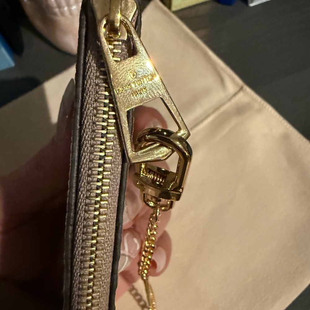 Louis Vuitton Tan empriente Pouch - Picture 3 of 5